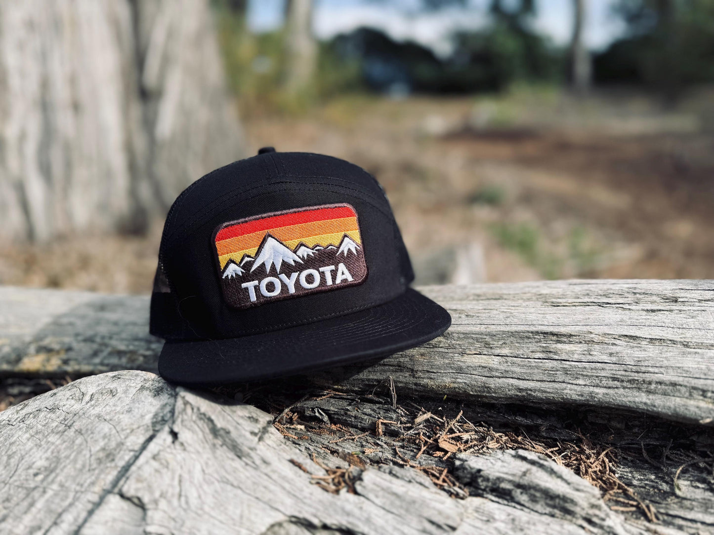 Retro Design and Mountain Hats